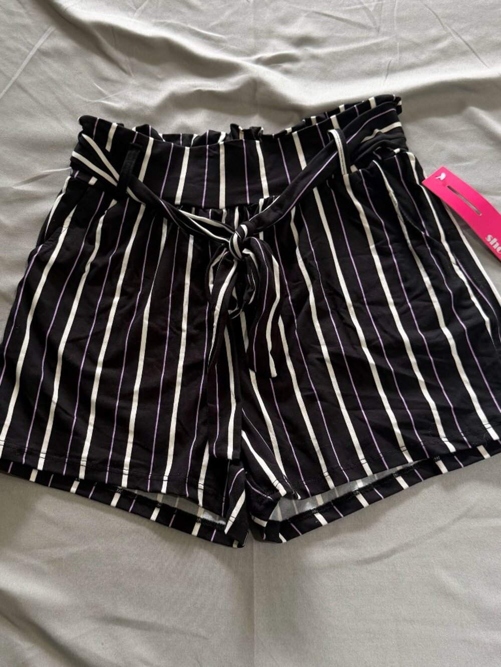 Shosho Woman’s Striped Paper Bag Shorts Size Medium Elastic Waist Pockets New